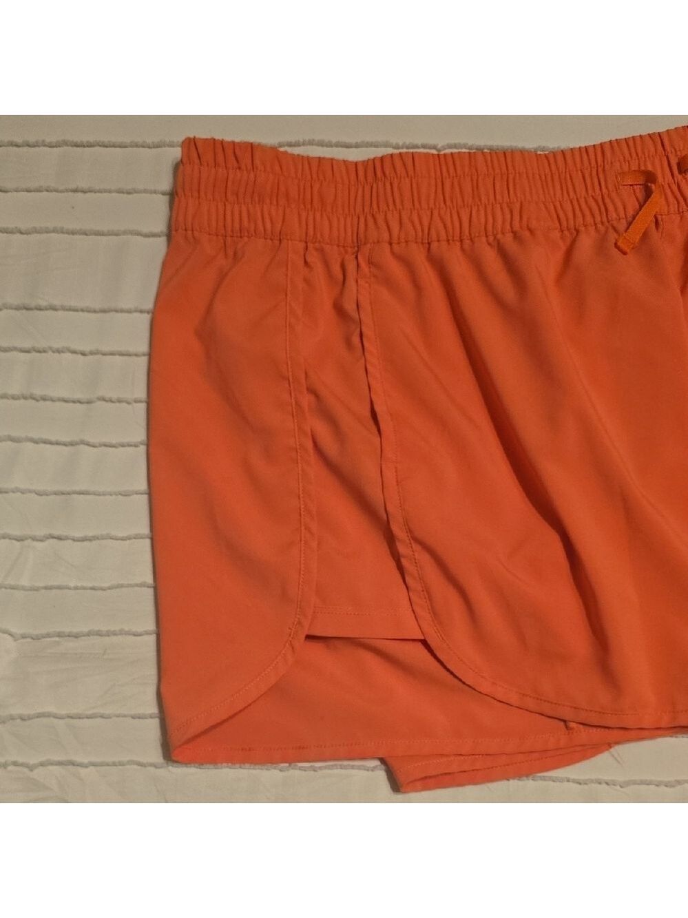New Balance Women's Vibrant Coral Orange Athletic Shorts Unlined Medium - Picture 3 of 6